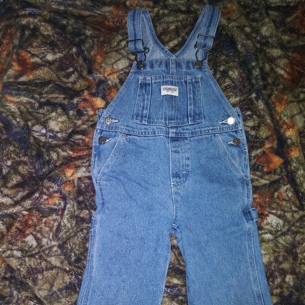 Oshkosh overalls 2T